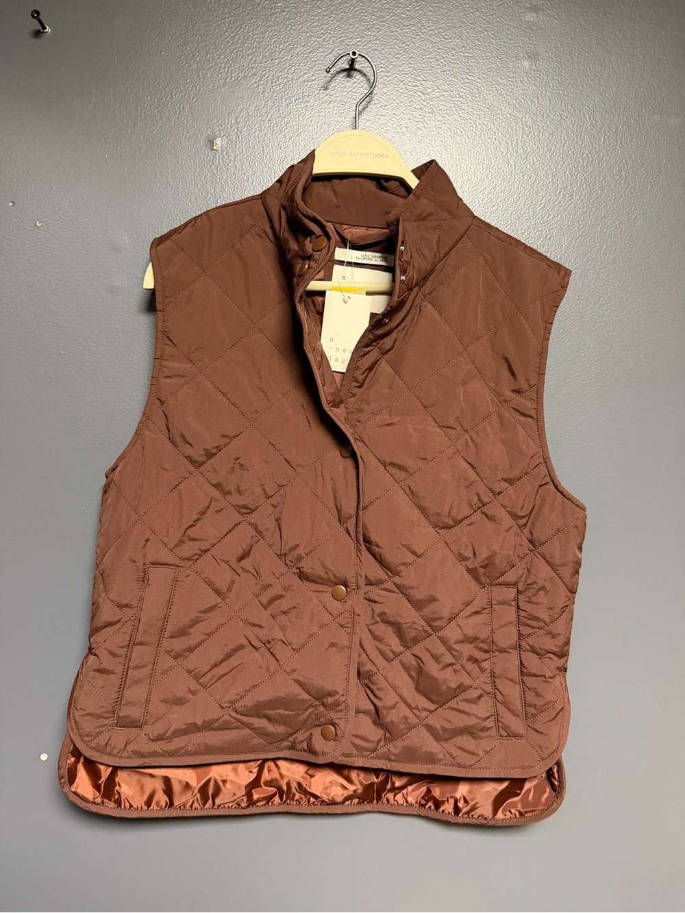 NWT A New Day Medium Brown Quilted Snap Front Vest Lightweight